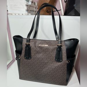 Michael Kors Jet Set Tote